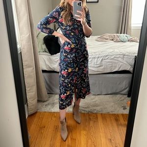 Shop Stevie floral MIDI Dress!